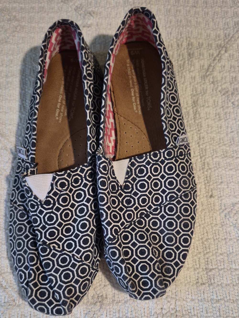 TOMS x Jonathan Adler Geometric Print Classic Slip-Ons - Women’s 9
